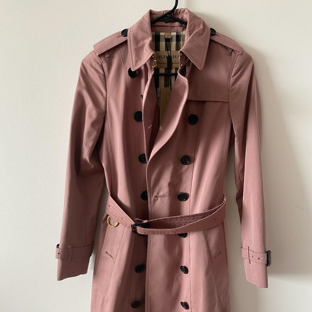 Burberry Trench Coat [NEW w/ tag]